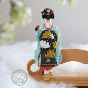 Winter Maiko brooch